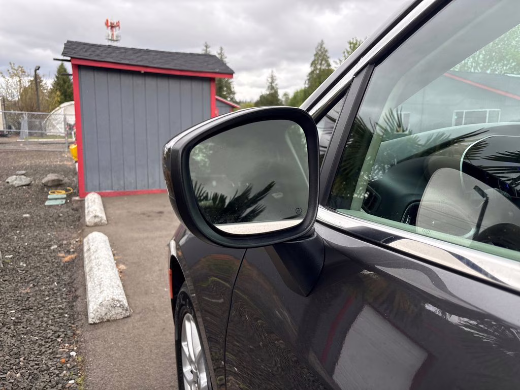 2022 Granite Crystal Metallic Clearcoat Chrysler Voyager LX FWD Van