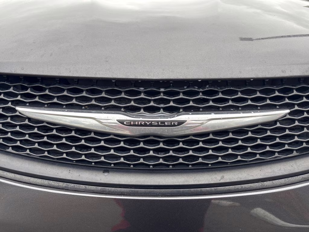 2022 Granite Crystal Metallic Clearcoat Chrysler Voyager LX FWD Van