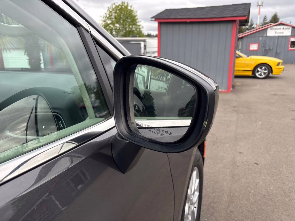 2022 Granite Crystal Metallic Clearcoat Chrysler Voyager LX FWD Van