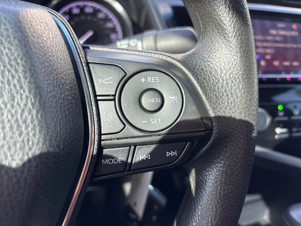 2018 Super White Toyota Camry LE FWD Sedan