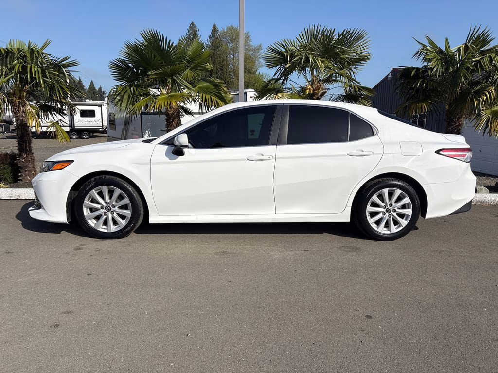 2018 Super White Toyota Camry LE FWD Sedan