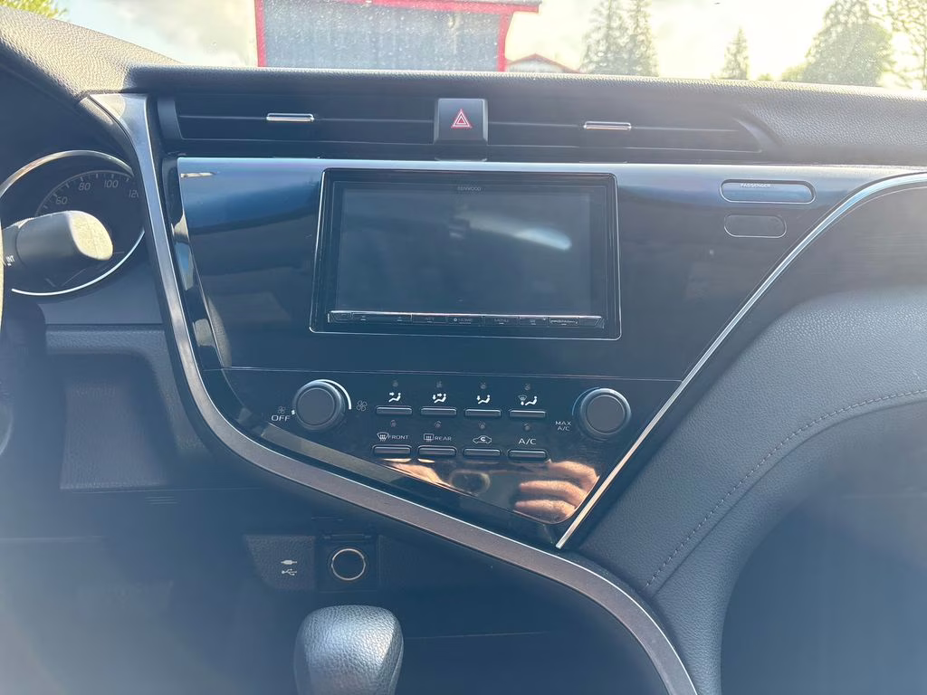 2018 Super White Toyota Camry LE FWD Sedan