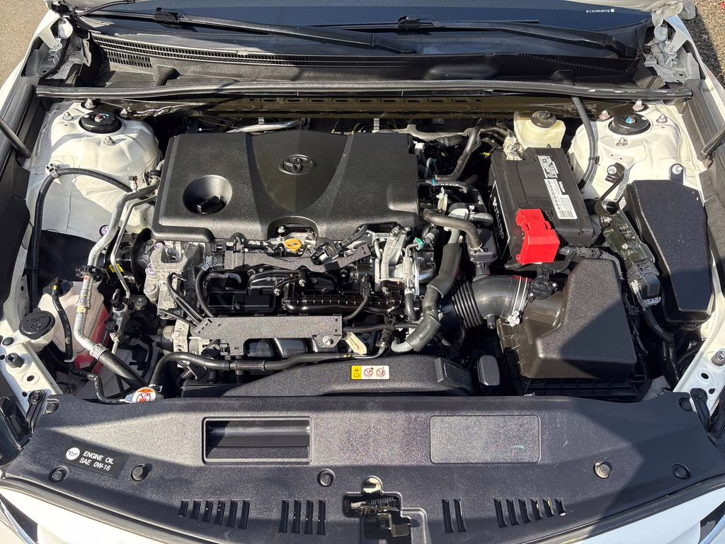2018 Super White Toyota Camry LE FWD Sedan