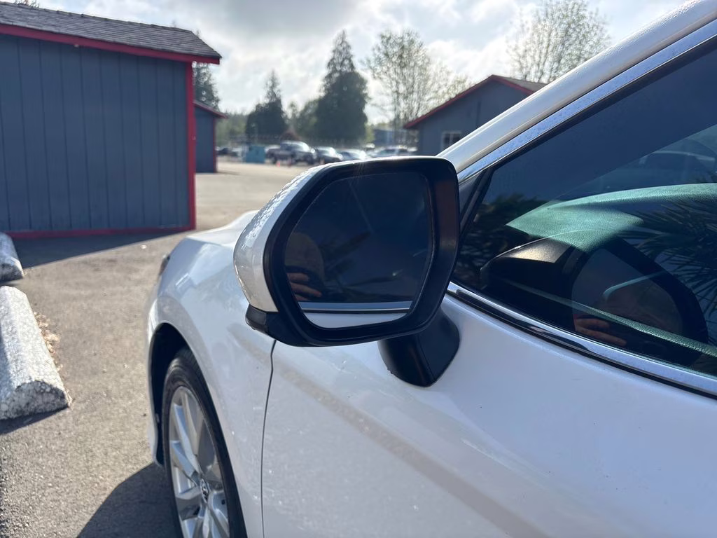 2018 Super White Toyota Camry LE FWD Sedan