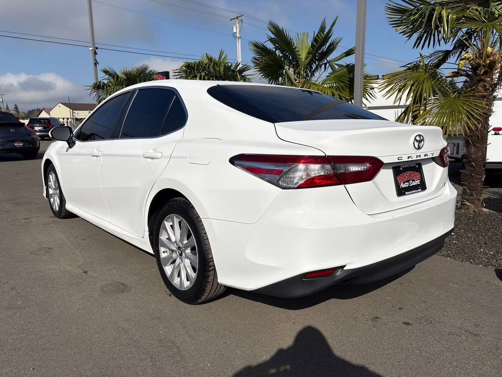 2018 Super White Toyota Camry LE FWD Sedan
