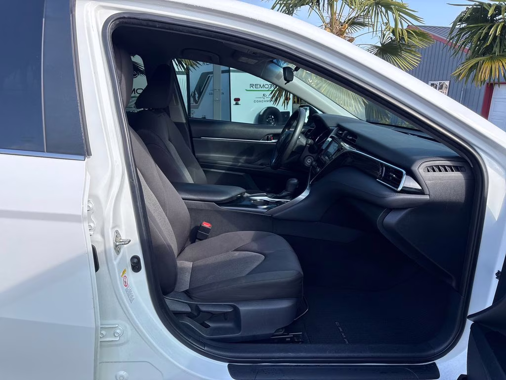 2018 Super White Toyota Camry LE FWD Sedan