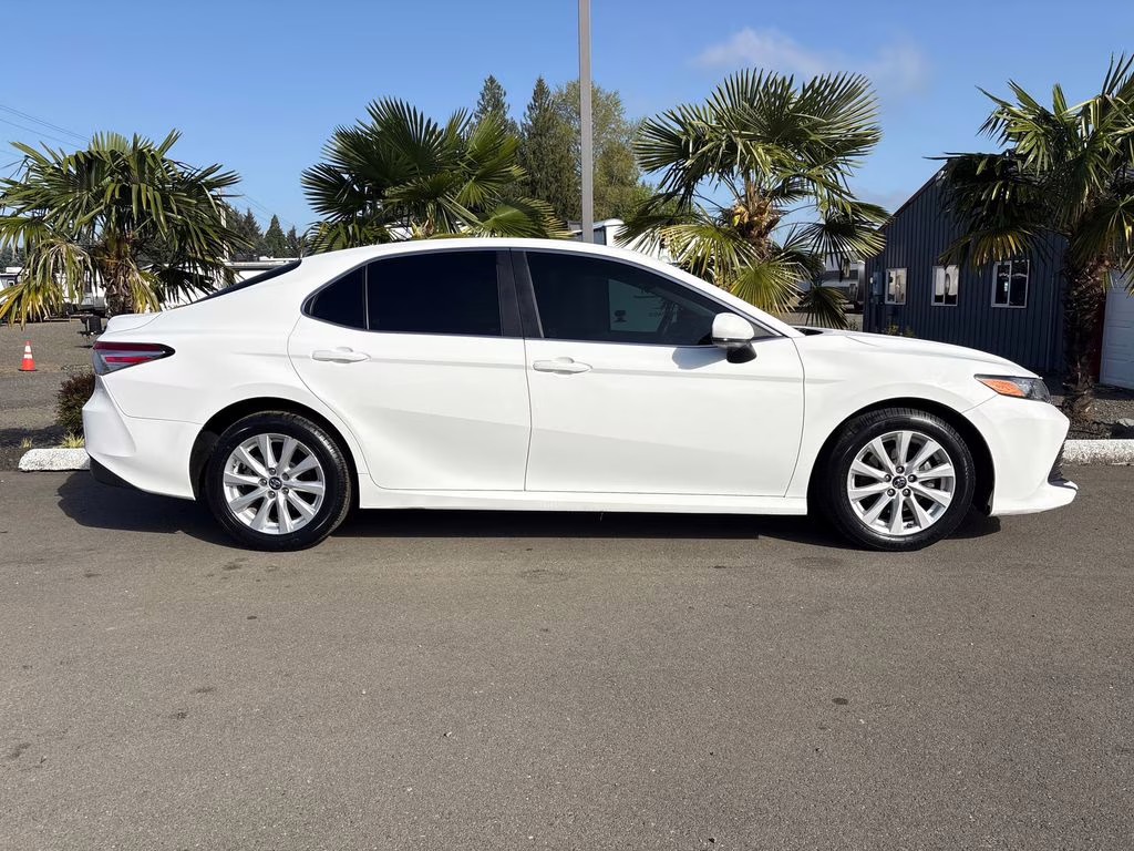 2018 Super White Toyota Camry LE FWD Sedan