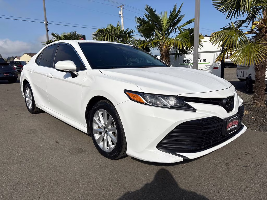 2018 Super White Toyota Camry LE FWD Sedan