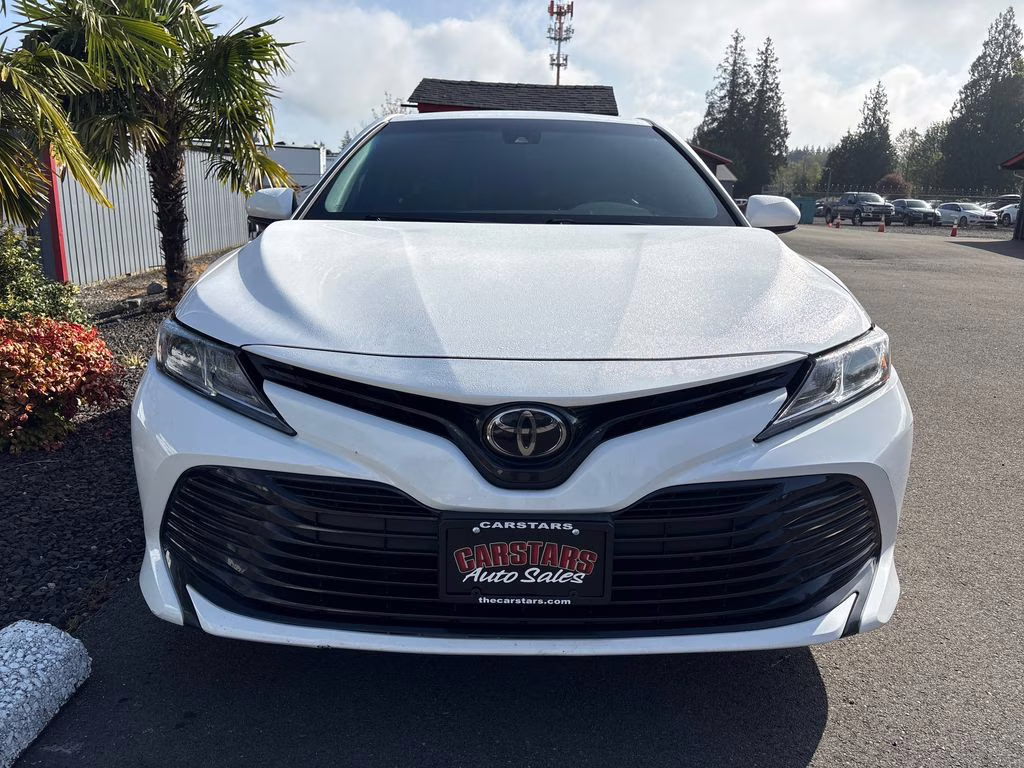 2018 Super White Toyota Camry LE FWD Sedan