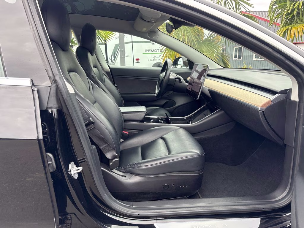 2018 Black Tesla Model 3 Long Range RWD Sedan