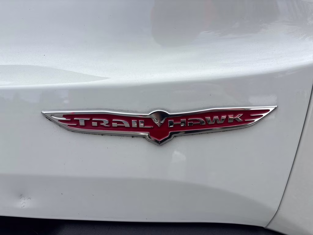 2017 Alpine White Jeep Renegade Trailhawk 4X4 SUV