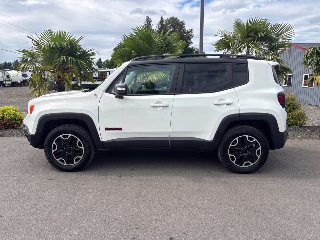 2017 Alpine White Jeep Renegade Trailhawk 4X4 SUV