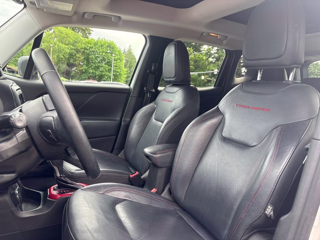 2017 Alpine White Jeep Renegade Trailhawk 4X4 SUV