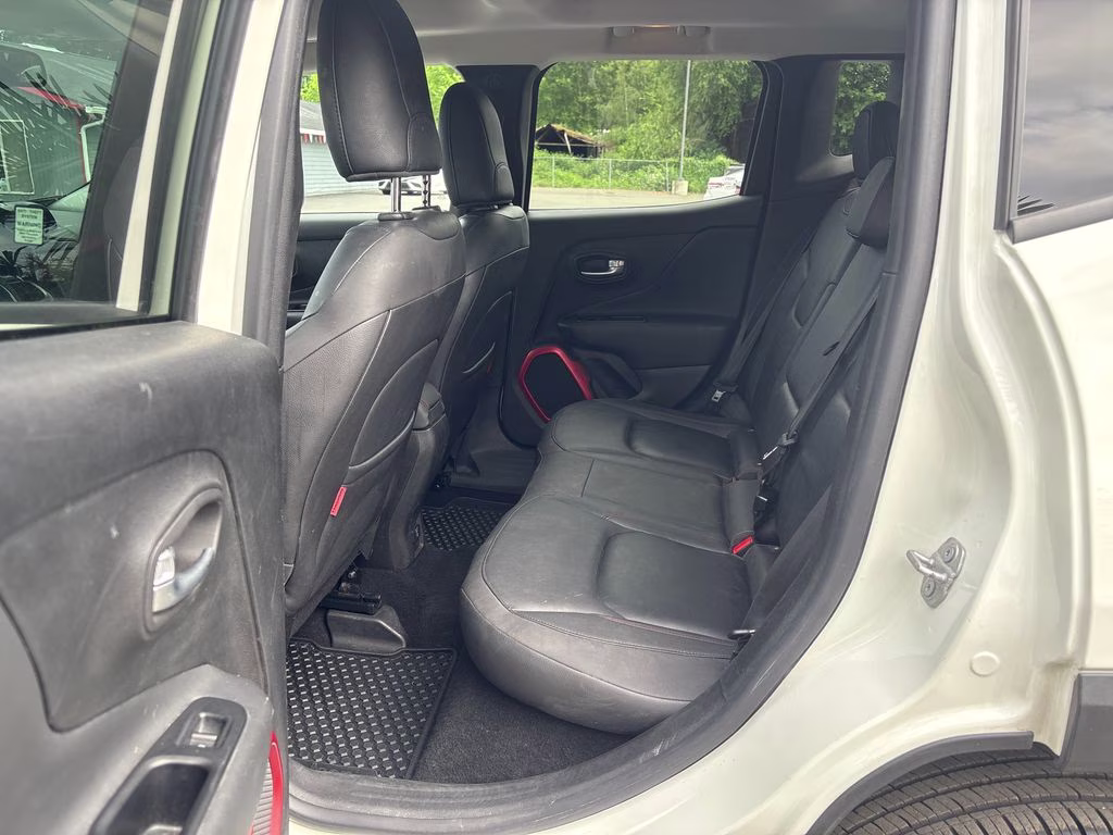 2017 Alpine White Jeep Renegade Trailhawk 4X4 SUV