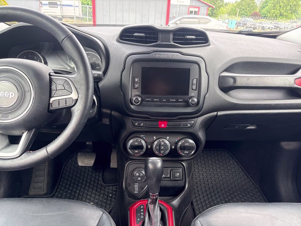 2017 Alpine White Jeep Renegade Trailhawk 4X4 SUV