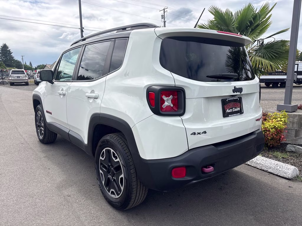 2017 Alpine White Jeep Renegade Trailhawk 4X4 SUV