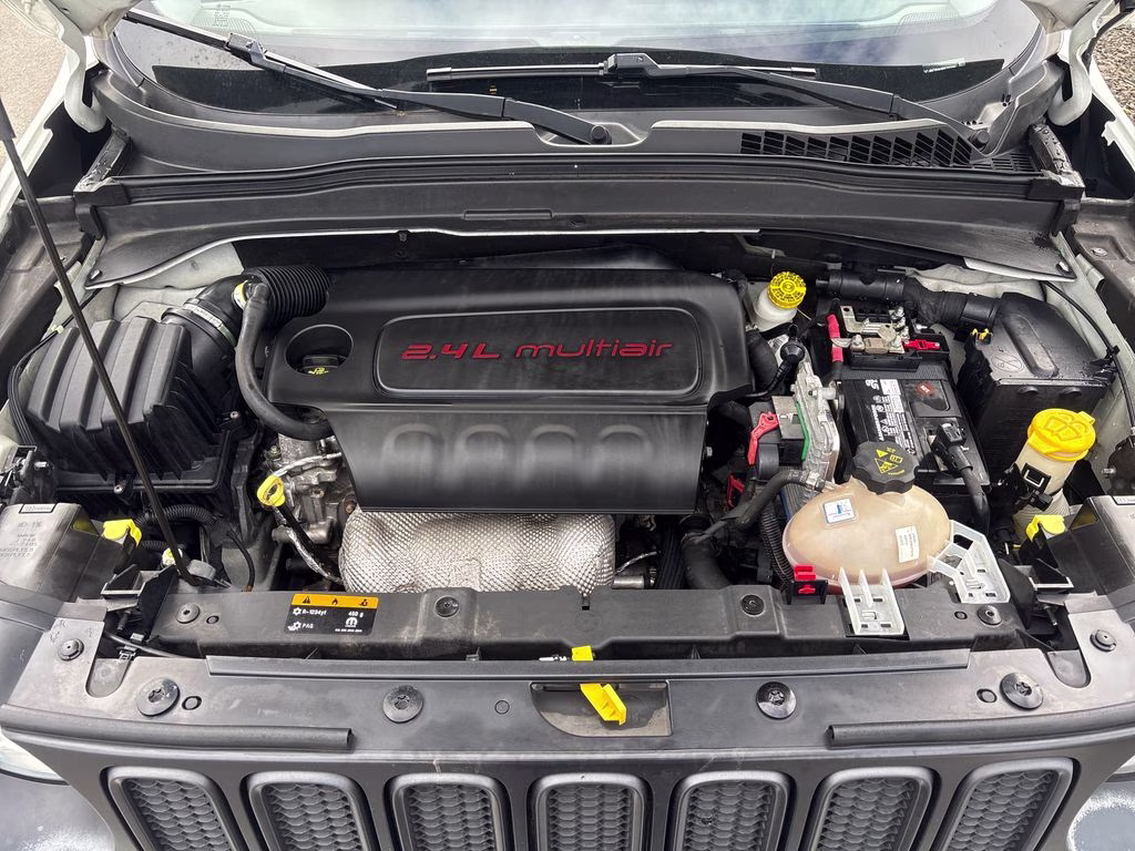 2017 Alpine White Jeep Renegade Trailhawk 4X4 SUV