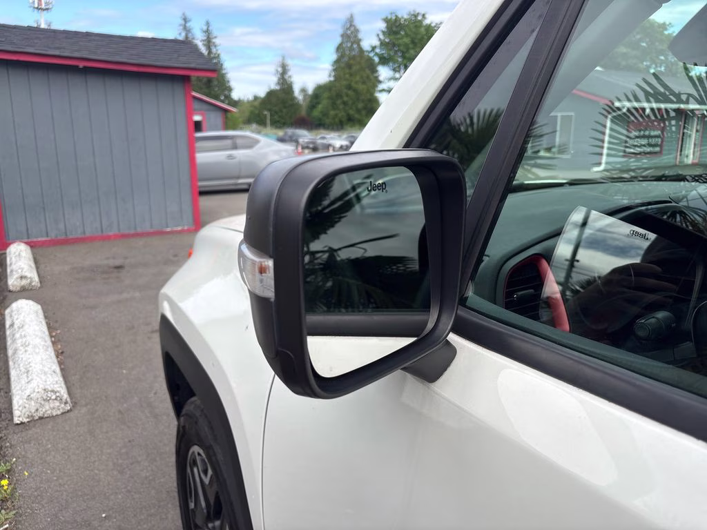 2017 Alpine White Jeep Renegade Trailhawk 4X4 SUV