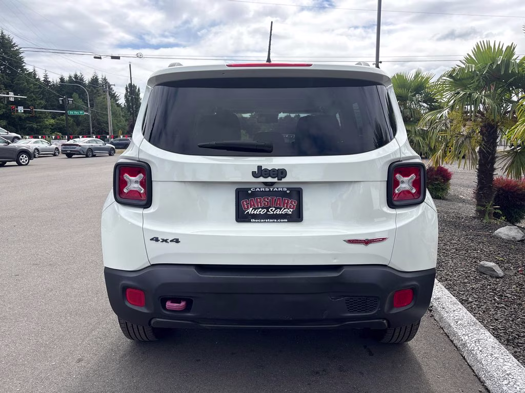 2017 Alpine White Jeep Renegade Trailhawk 4X4 SUV