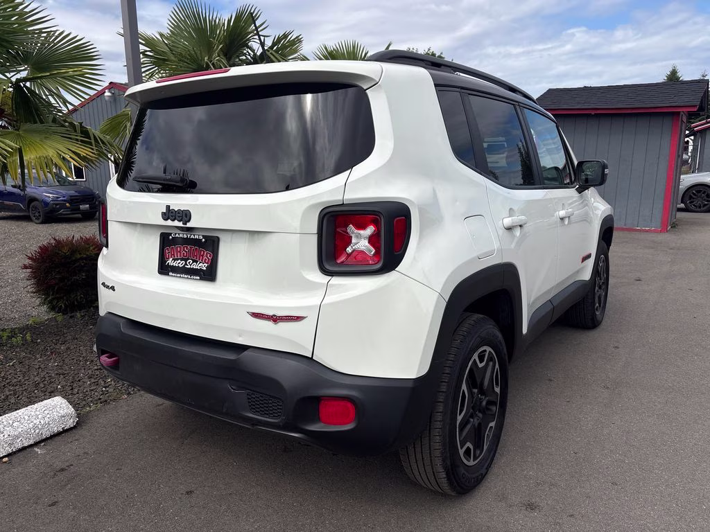 2017 Alpine White Jeep Renegade Trailhawk 4X4 SUV
