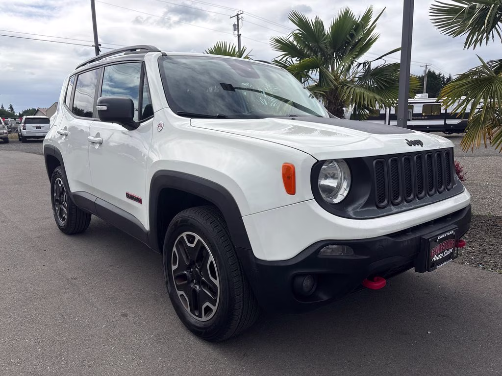 2017 Alpine White Jeep Renegade Trailhawk 4X4 SUV