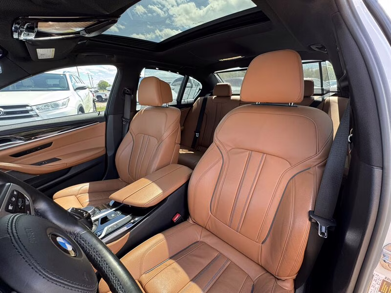 2020 Alpine White BMW 5 Series M550i xDrive AWD Sedan