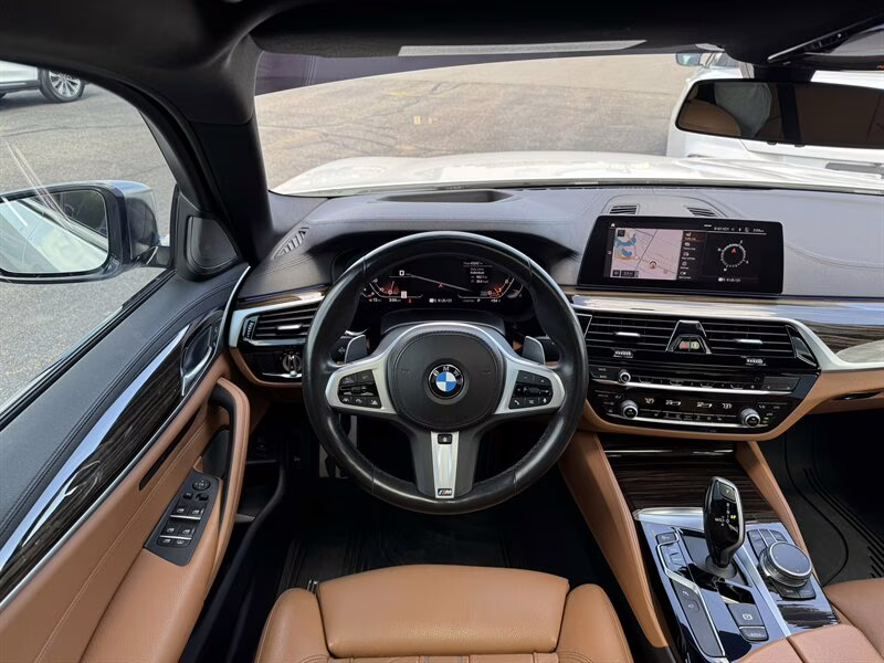 2020 Alpine White BMW 5 Series M550i xDrive AWD Sedan