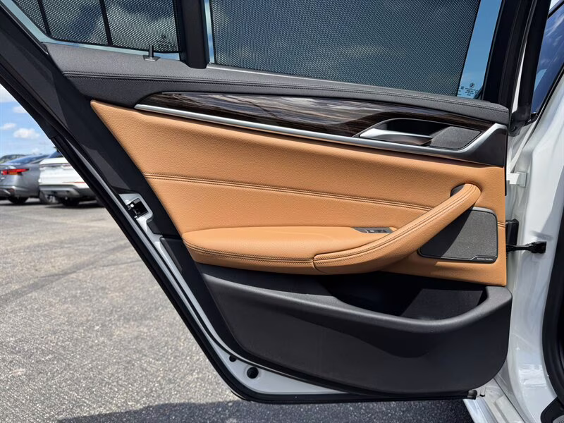 2020 Alpine White BMW 5 Series M550i xDrive AWD Sedan