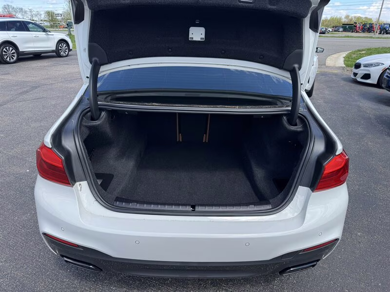 2020 Alpine White BMW 5 Series M550i xDrive AWD Sedan