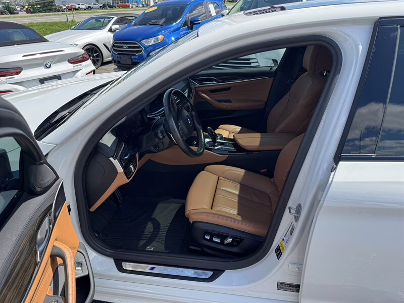 2020 Alpine White BMW 5 Series M550i xDrive AWD Sedan