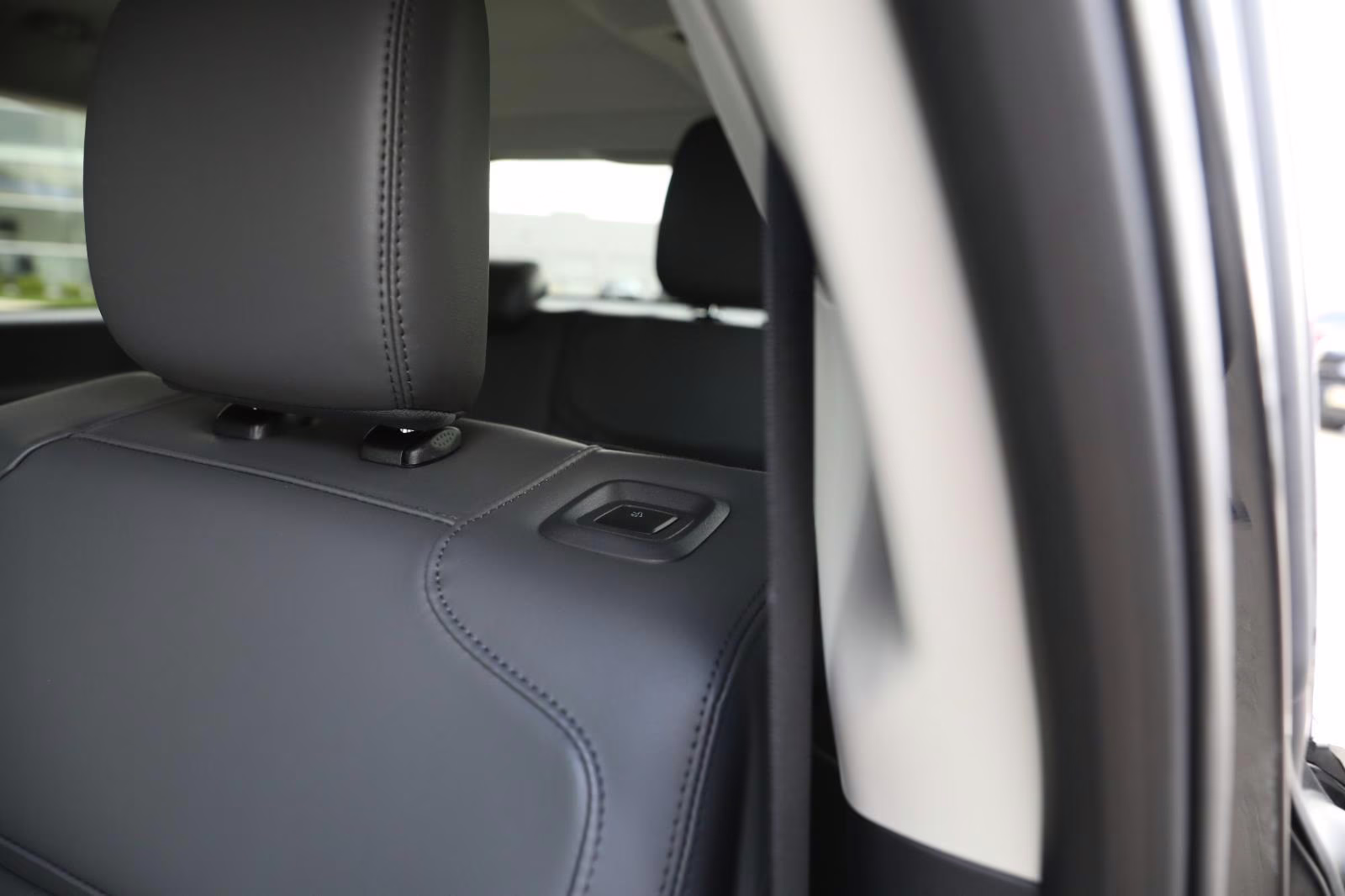 2026 Agate Black Metallic Ford Expedition Max Active 4X4 SUV