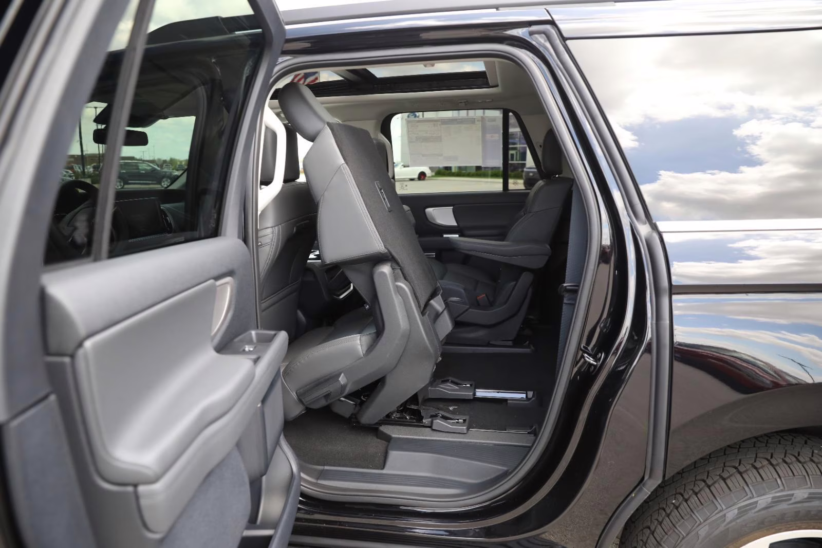 2026 Agate Black Metallic Ford Expedition Max Active 4X4 SUV