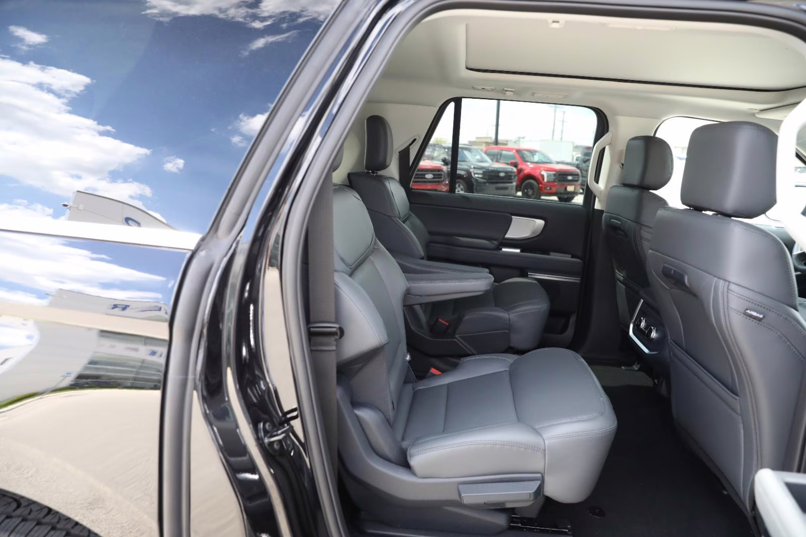 2026 Agate Black Metallic Ford Expedition Max Active 4X4 SUV