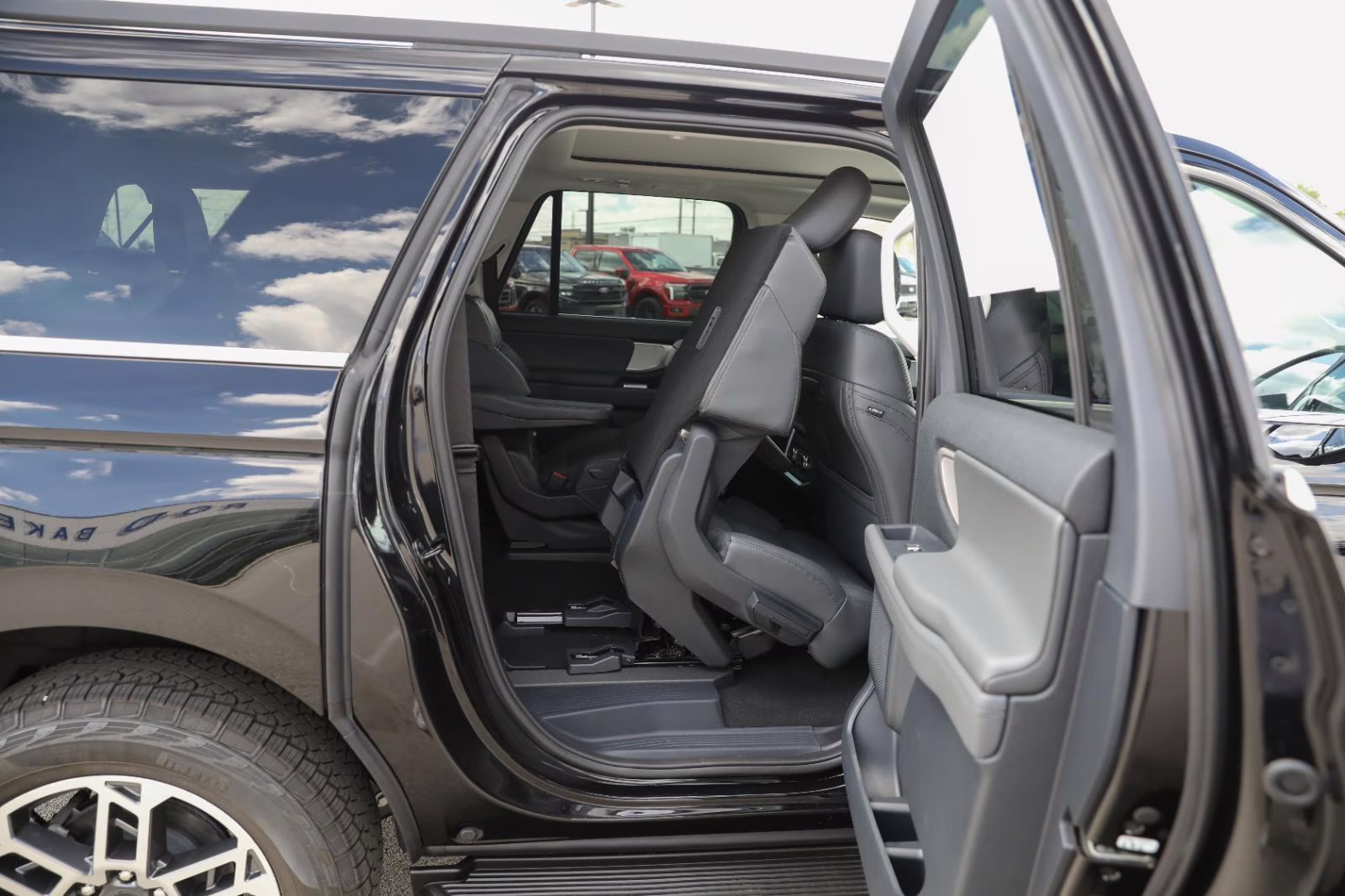 2026 Agate Black Metallic Ford Expedition Max Active 4X4 SUV