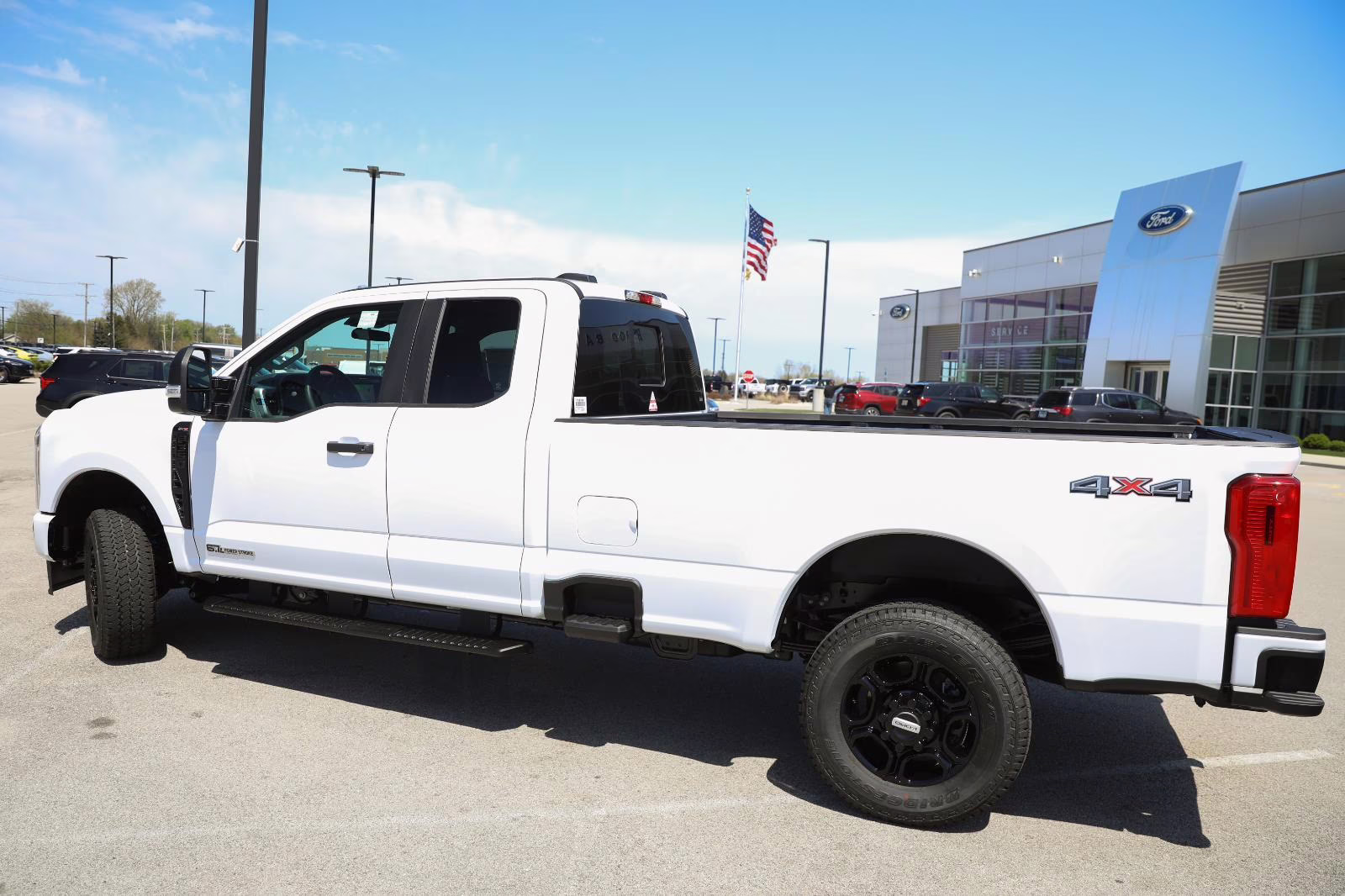 2026 Oxford White Ford Super Duty F-350 SRW XL 4X4 Truck
