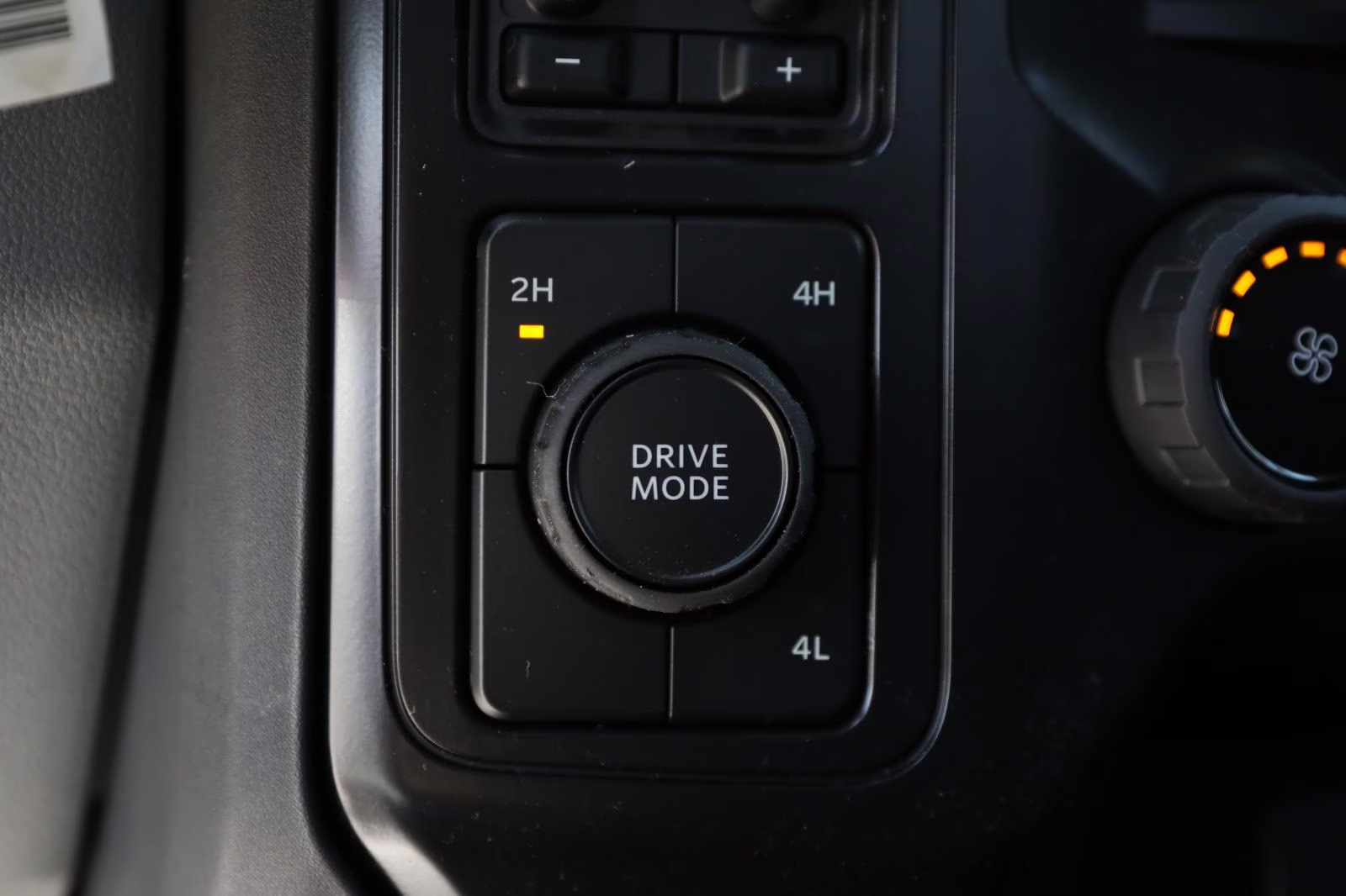 2026 Oxford White Ford Super Duty F-350 SRW XL 4X4 Truck