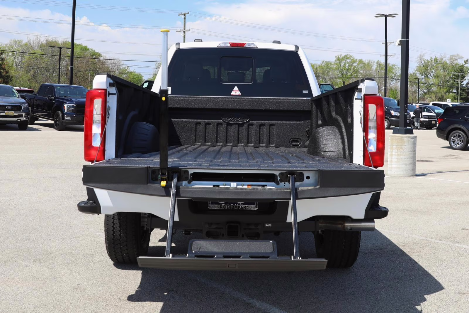 2026 Oxford White Ford Super Duty F-350 SRW XL 4X4 Truck
