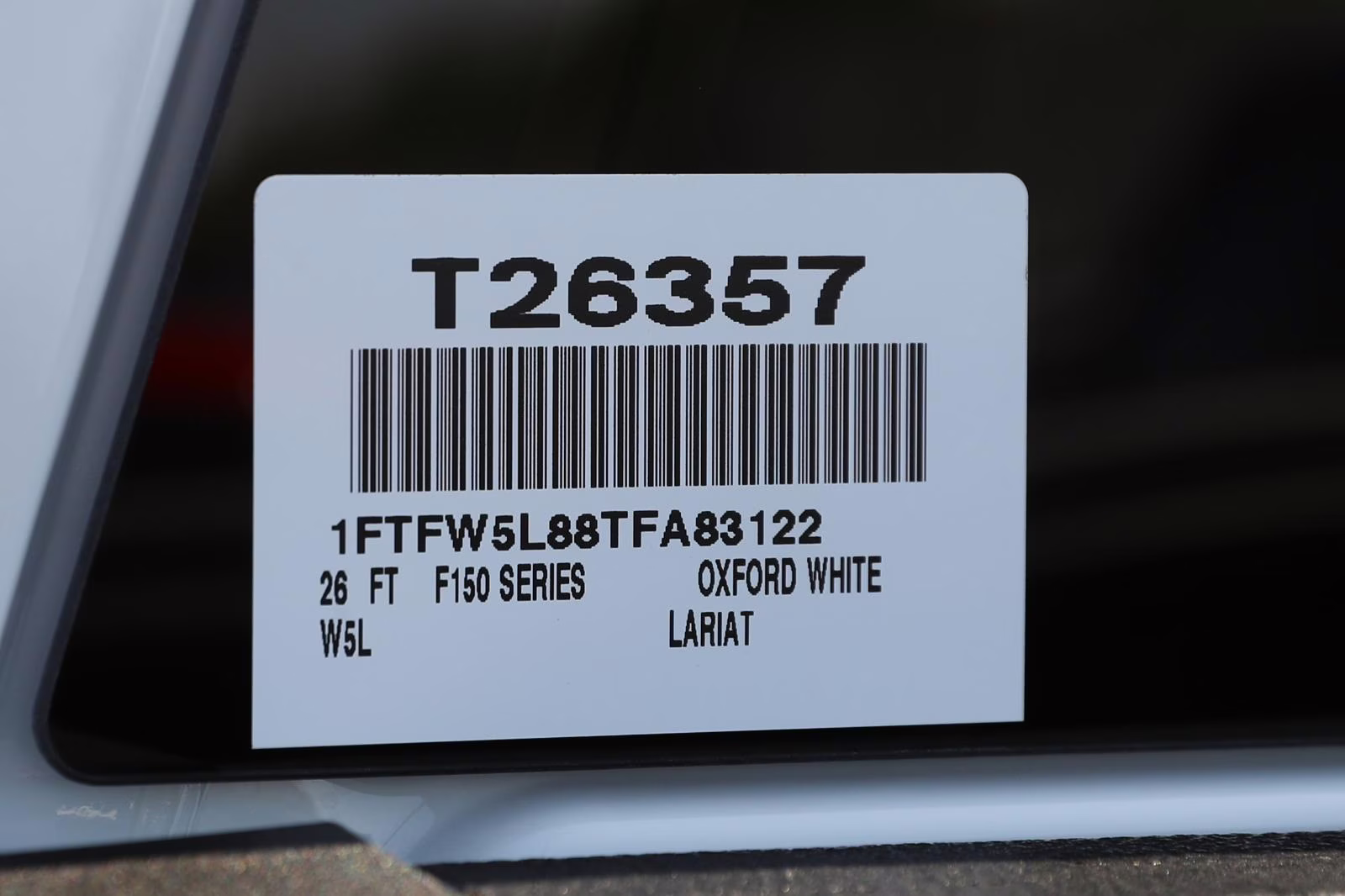 2026 Oxford White Ford F-150 LARIAT 4X4 Truck