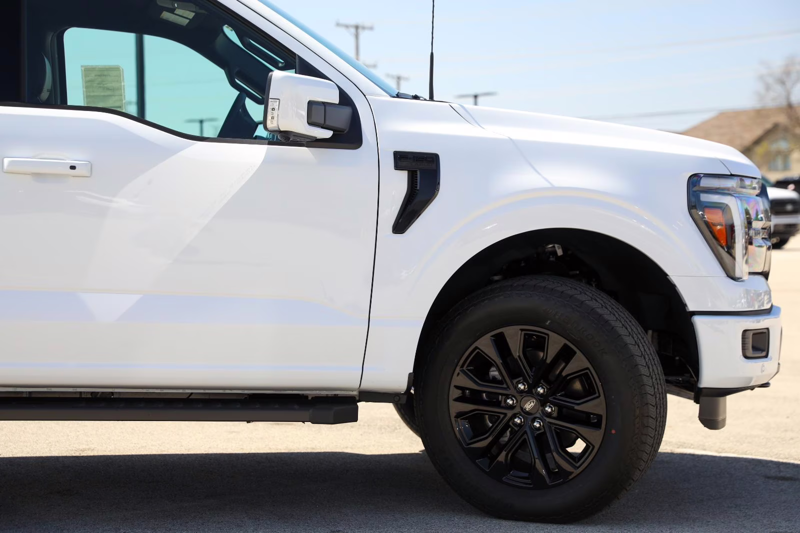 2026 Oxford White Ford F-150 LARIAT 4X4 Truck
