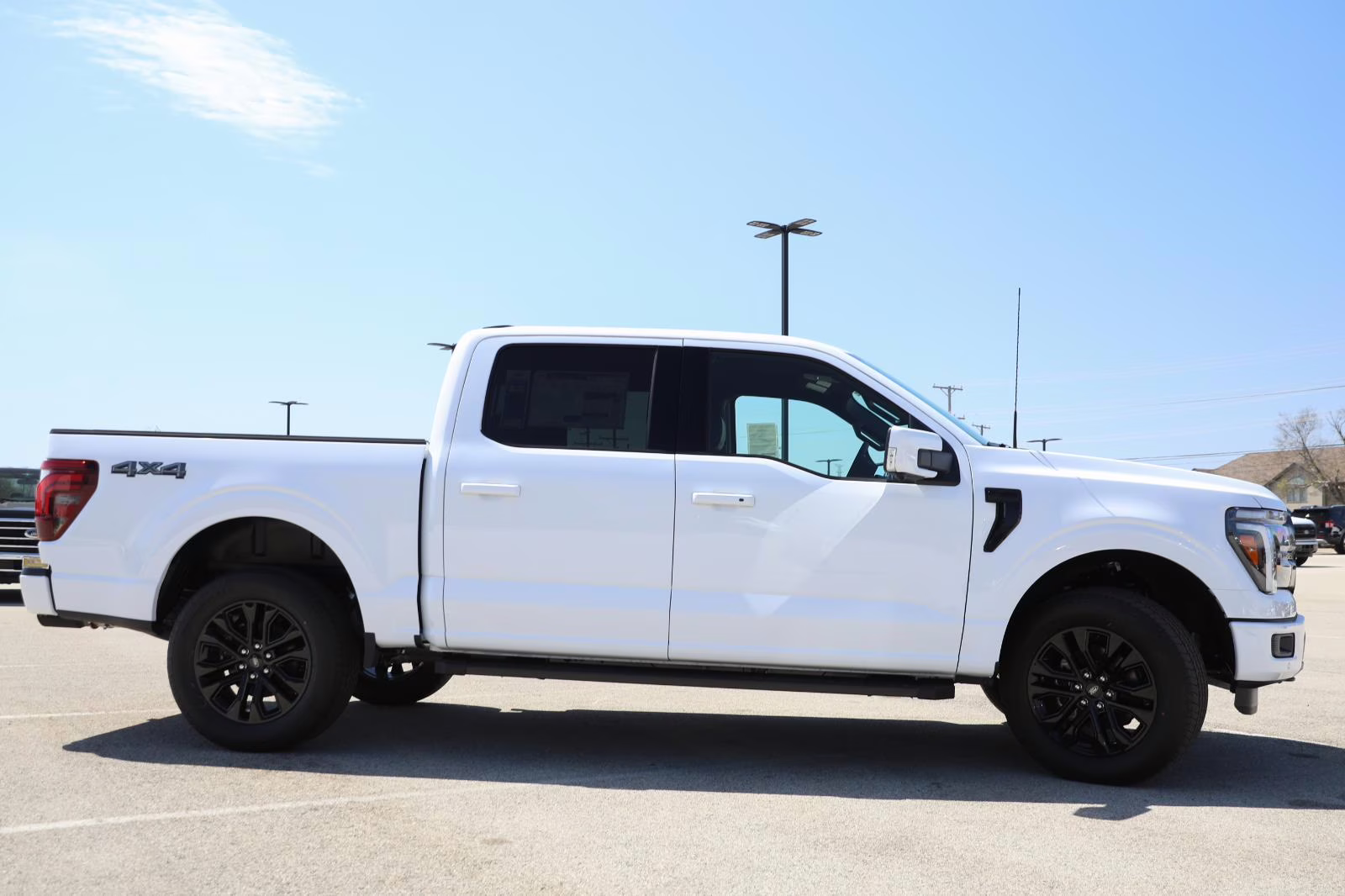 2026 Oxford White Ford F-150 LARIAT 4X4 Truck