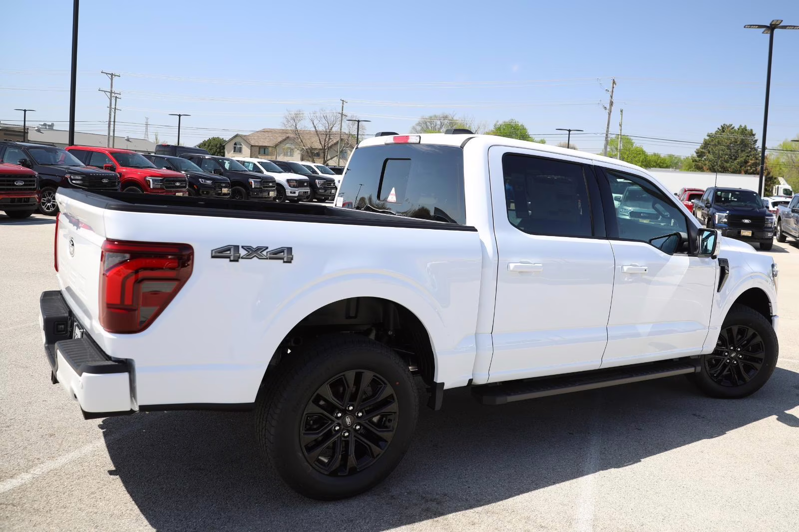 2026 Oxford White Ford F-150 LARIAT 4X4 Truck