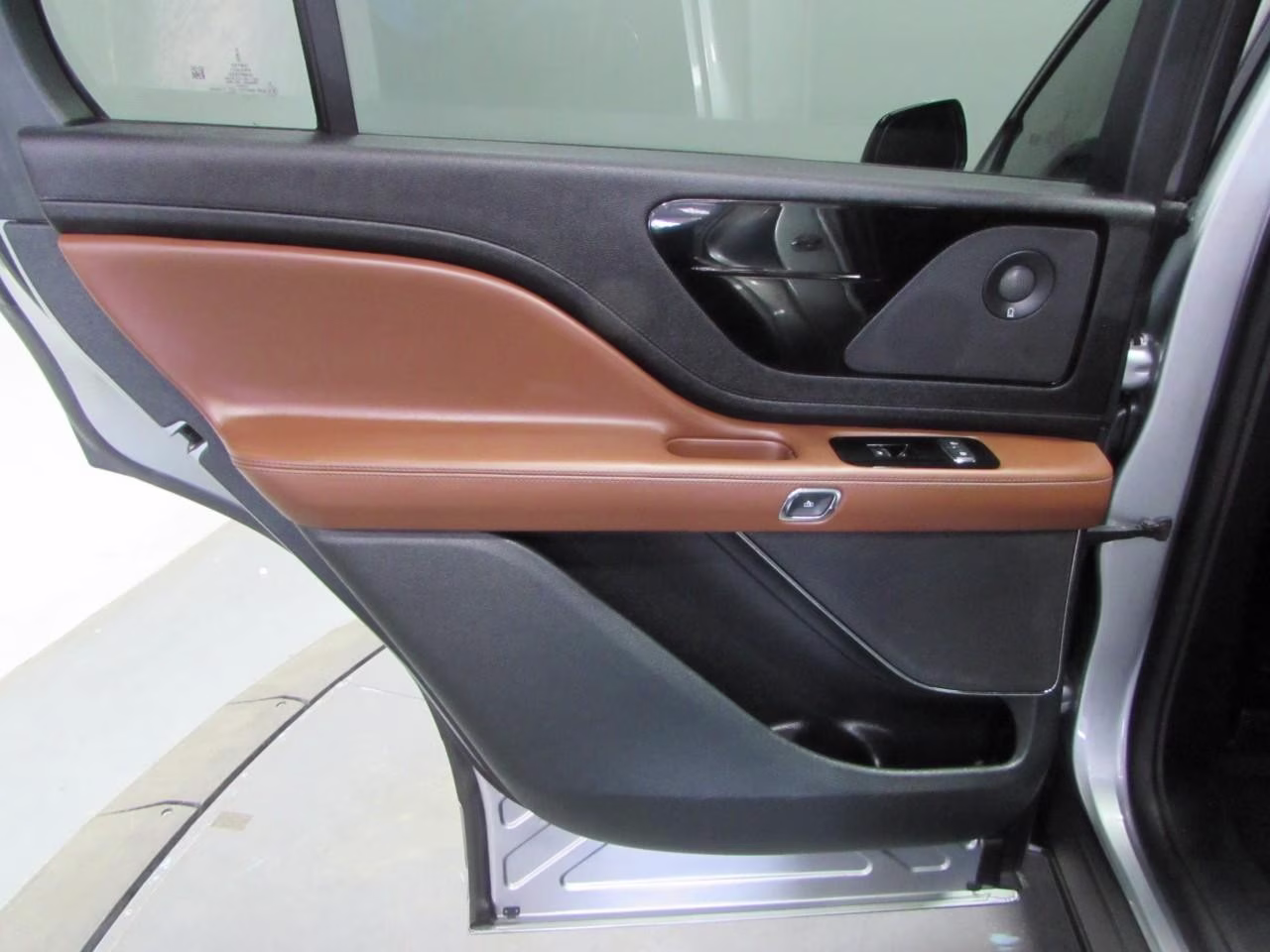 2024 Silver Radiance Metallic Clearcoat Lincoln Aviator Reserve AWD SUV