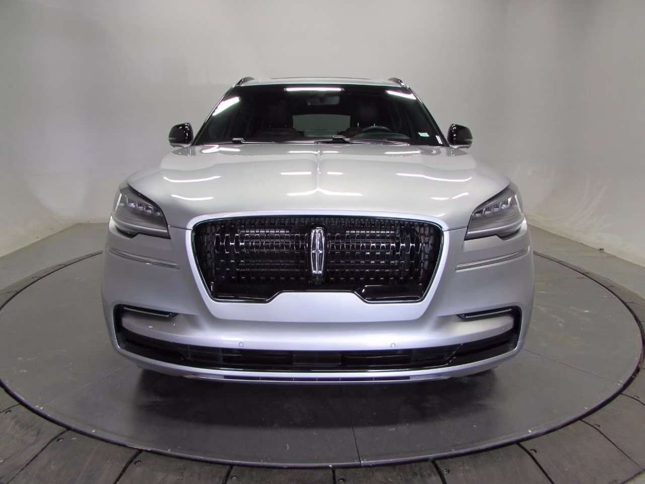 2024 Silver Radiance Metallic Clearcoat Lincoln Aviator Reserve AWD SUV