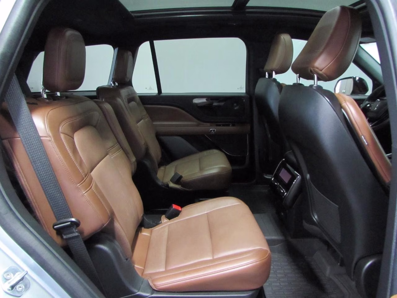 2024 Silver Radiance Metallic Clearcoat Lincoln Aviator Reserve AWD SUV