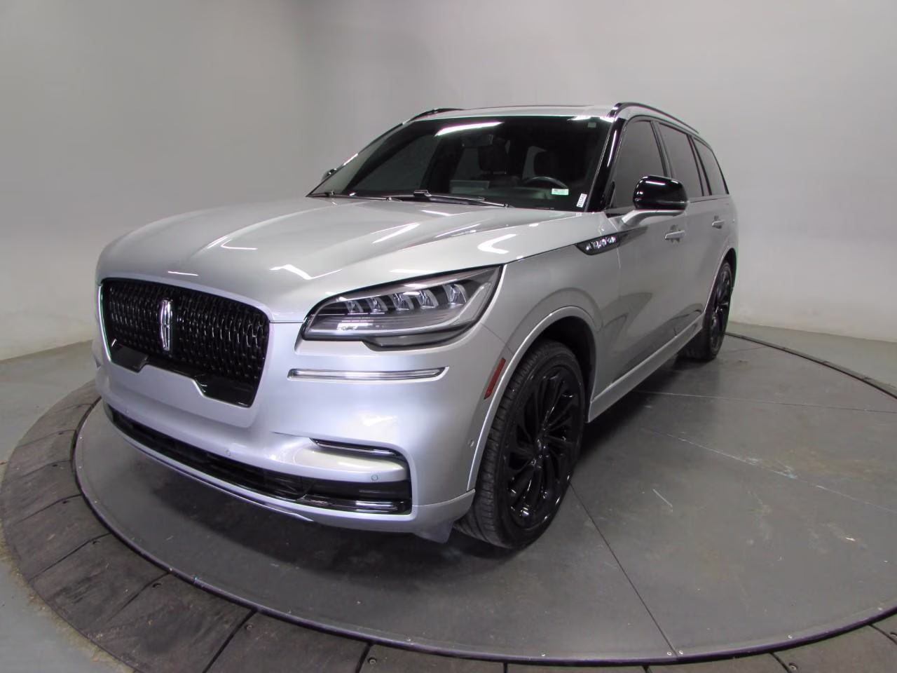 2024 Silver Radiance Metallic Clearcoat Lincoln Aviator Reserve AWD SUV