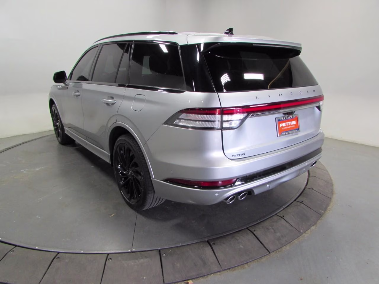 2024 Silver Radiance Metallic Clearcoat Lincoln Aviator Reserve AWD SUV