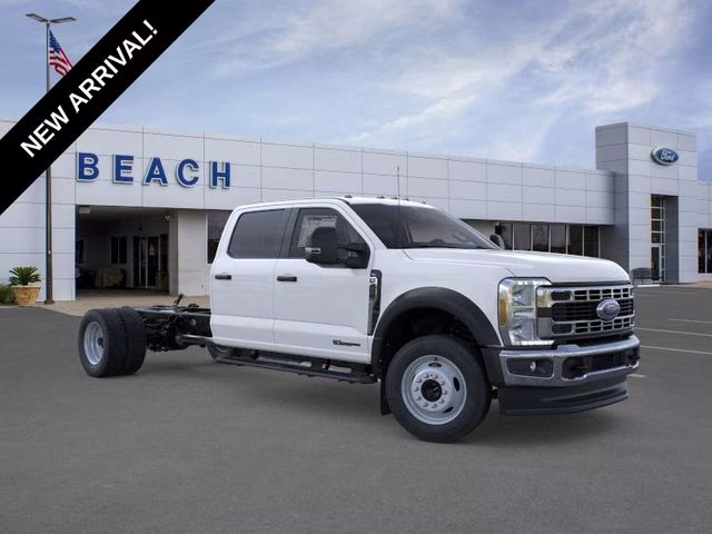 2026 Oxford White Ford Super Duty F-450 DRW XL DRW 4X4 Truck