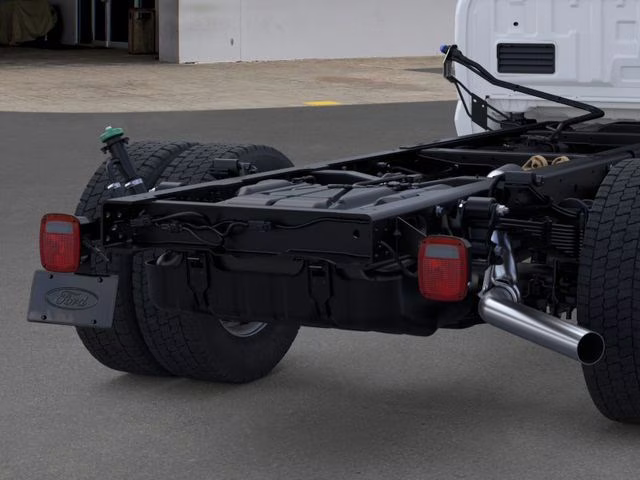 2026 Oxford White Ford Super Duty F-450 DRW XL DRW 4X4 Truck