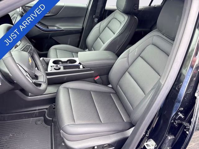 2026 Mosaic Black Metallic Chevrolet Equinox LT FWD SUV