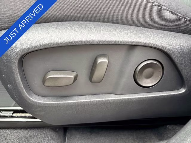 2026 Mosaic Black Metallic Chevrolet Equinox LT FWD SUV